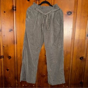 Green paper bag waist wide leg pants size 6